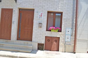 thumbnail: Exterior