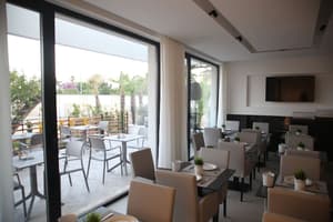 thumbnail: Breakfast area