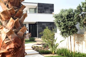 thumbnail: Exterior
