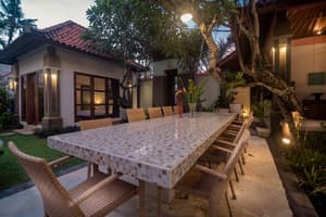 thumbnail: Breakfast area