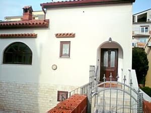 thumbnail: Exterior