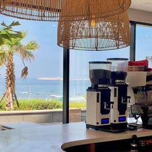 thumbnail: Breakfast area