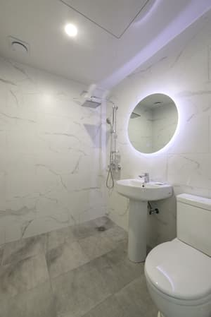 thumbnail: Bathroom
