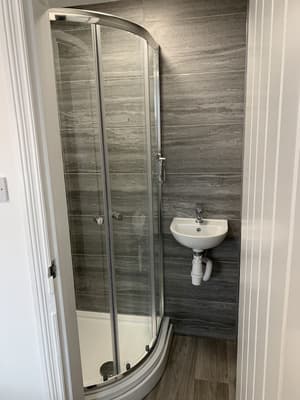 thumbnail: Bathroom shower