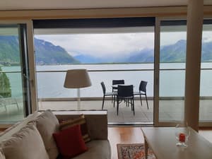 thumbnail: In-room dining