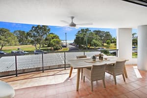 thumbnail: Terrace/patio