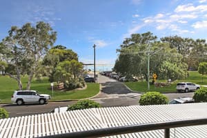 thumbnail: Street view