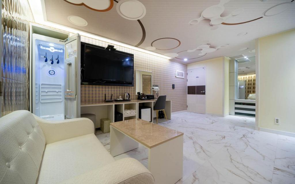 5bd2768a793698fd650f5d2211d76a57.jpg