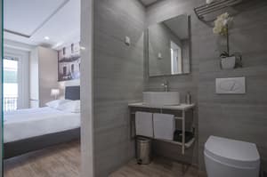 thumbnail: Bathroom