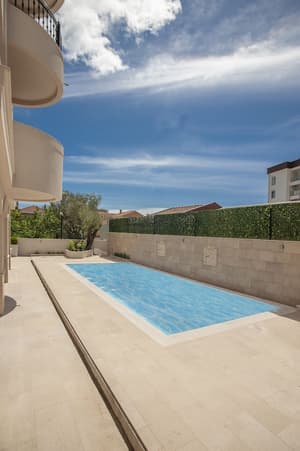 thumbnail: Outdoor pool