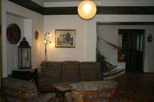 19608087.jpg