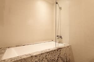 thumbnail: Deep soaking bathtub