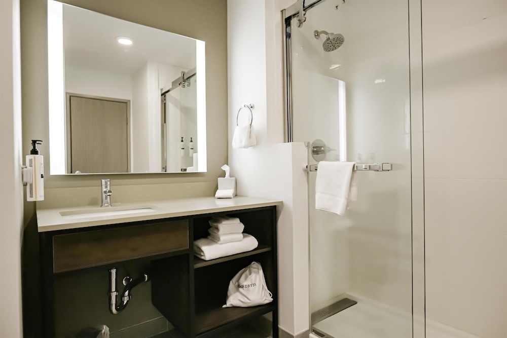 Bathroom shower