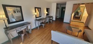 thumbnail: Interior