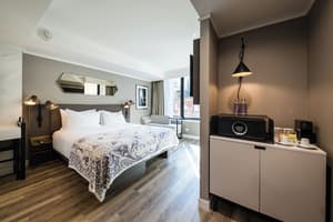thumbnail: Interior