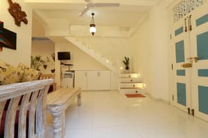 thumbnail: Interior