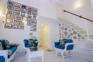 thumbnail: Interior