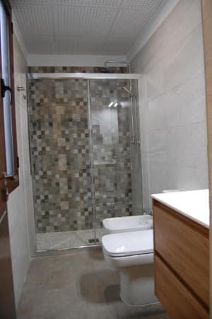 thumbnail: 182500605.jpg