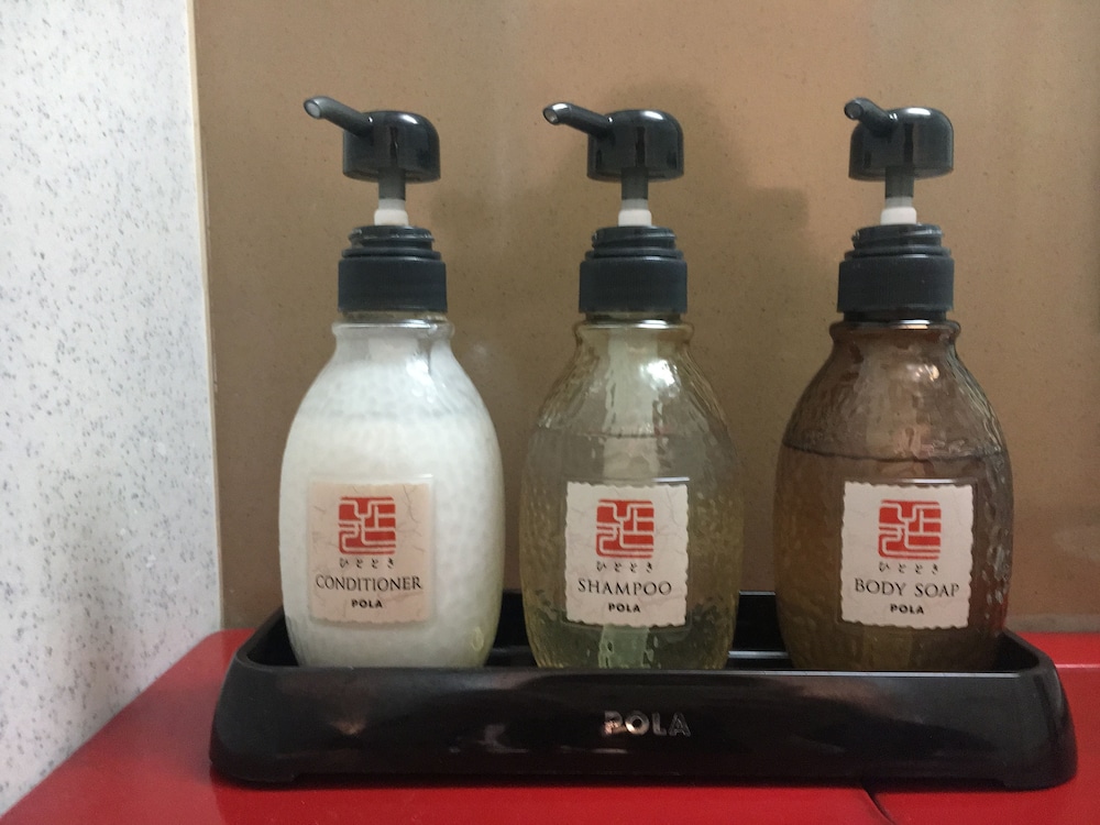 Bathroom amenities