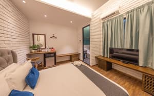 thumbnail: Room