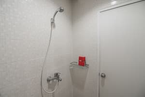 thumbnail: Bathroom shower
