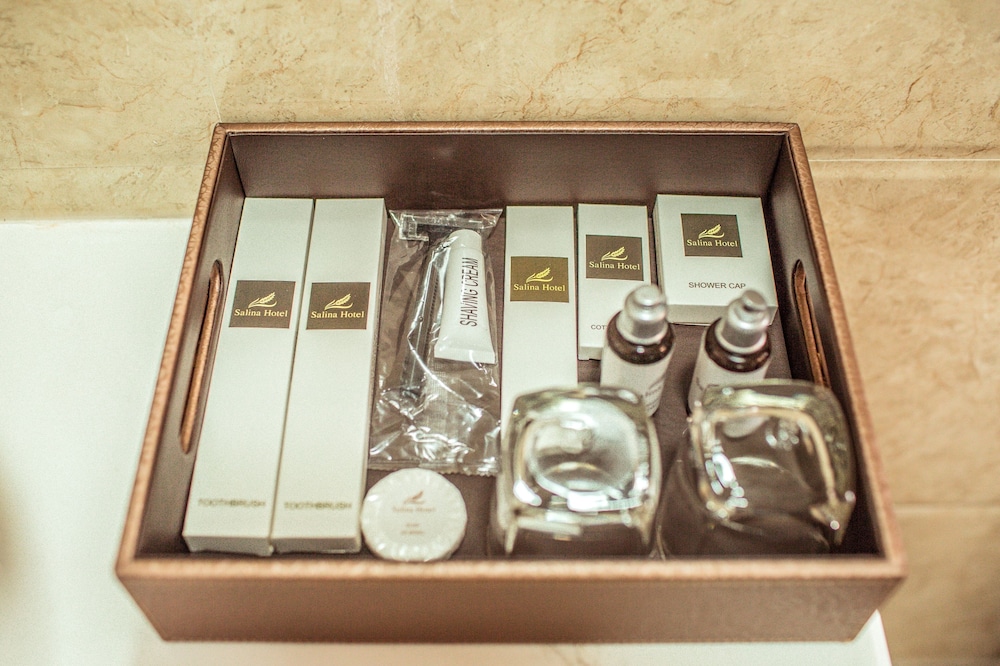Bathroom amenities
