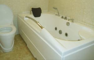 thumbnail: Jetted tub