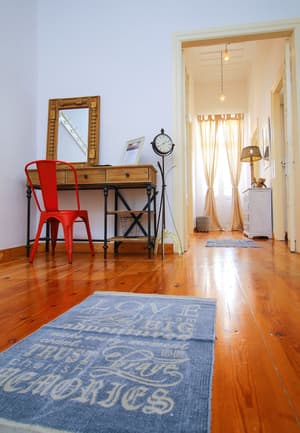thumbnail: Interior detail