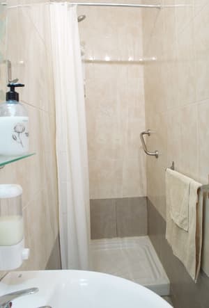 thumbnail: Bathroom shower