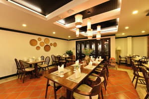 thumbnail: Restaurant