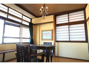 thumbnail: In-room dining