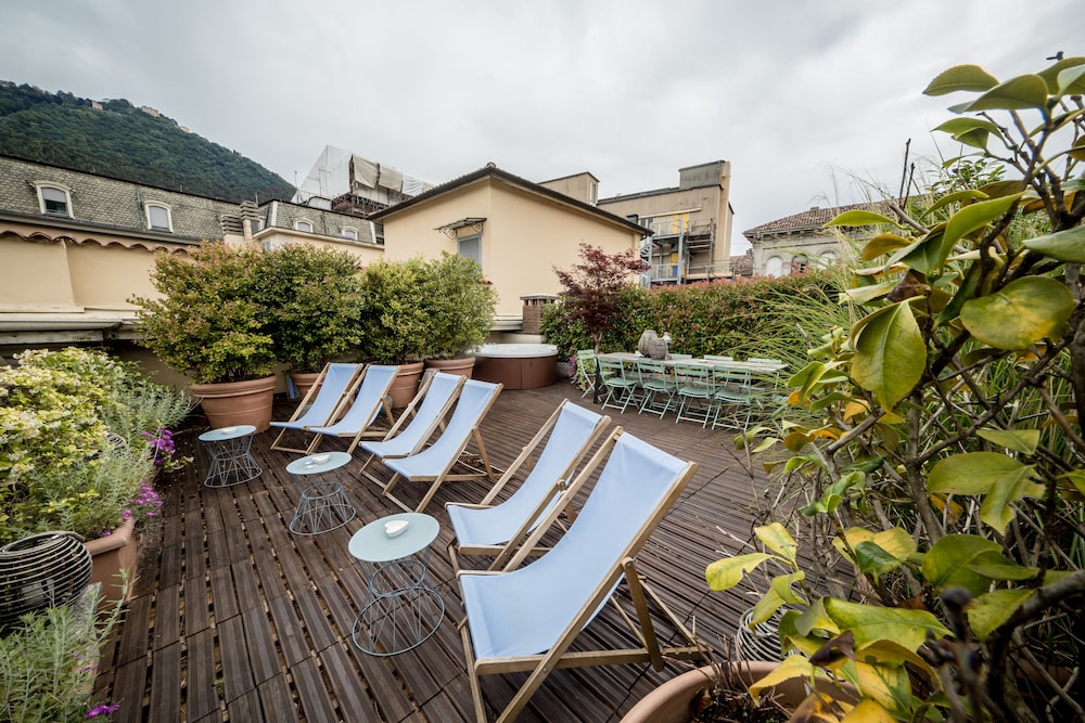 Sundeck