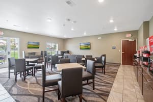 thumbnail: Breakfast area