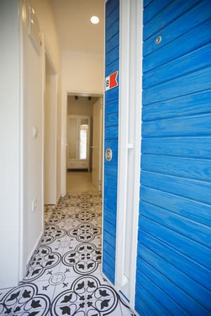 thumbnail: Interior entrance