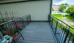 thumbnail: Courtyard view