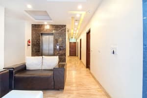 thumbnail: Lobby sitting area