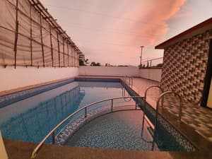 thumbnail: Outdoor pool