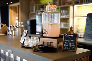 thumbnail: Bar (on property)