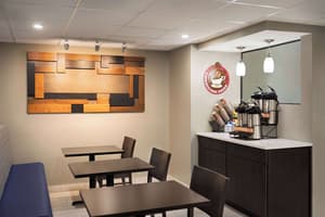 thumbnail: Breakfast area