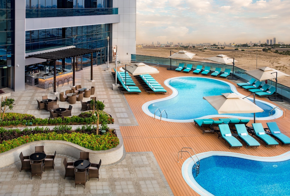 Poolside bar