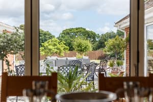 thumbnail: Outdoor dining