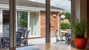 thumbnail: Outdoor dining