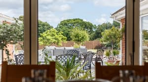 thumbnail: Outdoor dining