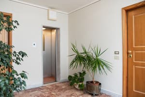 thumbnail: Hallway