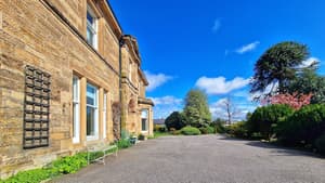 thumbnail: Front of property
