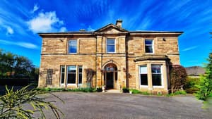 thumbnail: Front of property