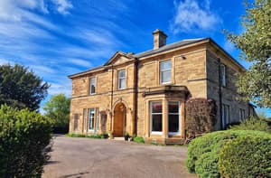 thumbnail: Front of property