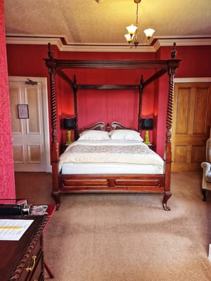 thumbnail: Room