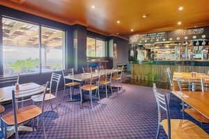 thumbnail: Restaurant
