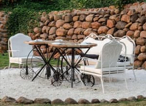 thumbnail: Outdoor dining